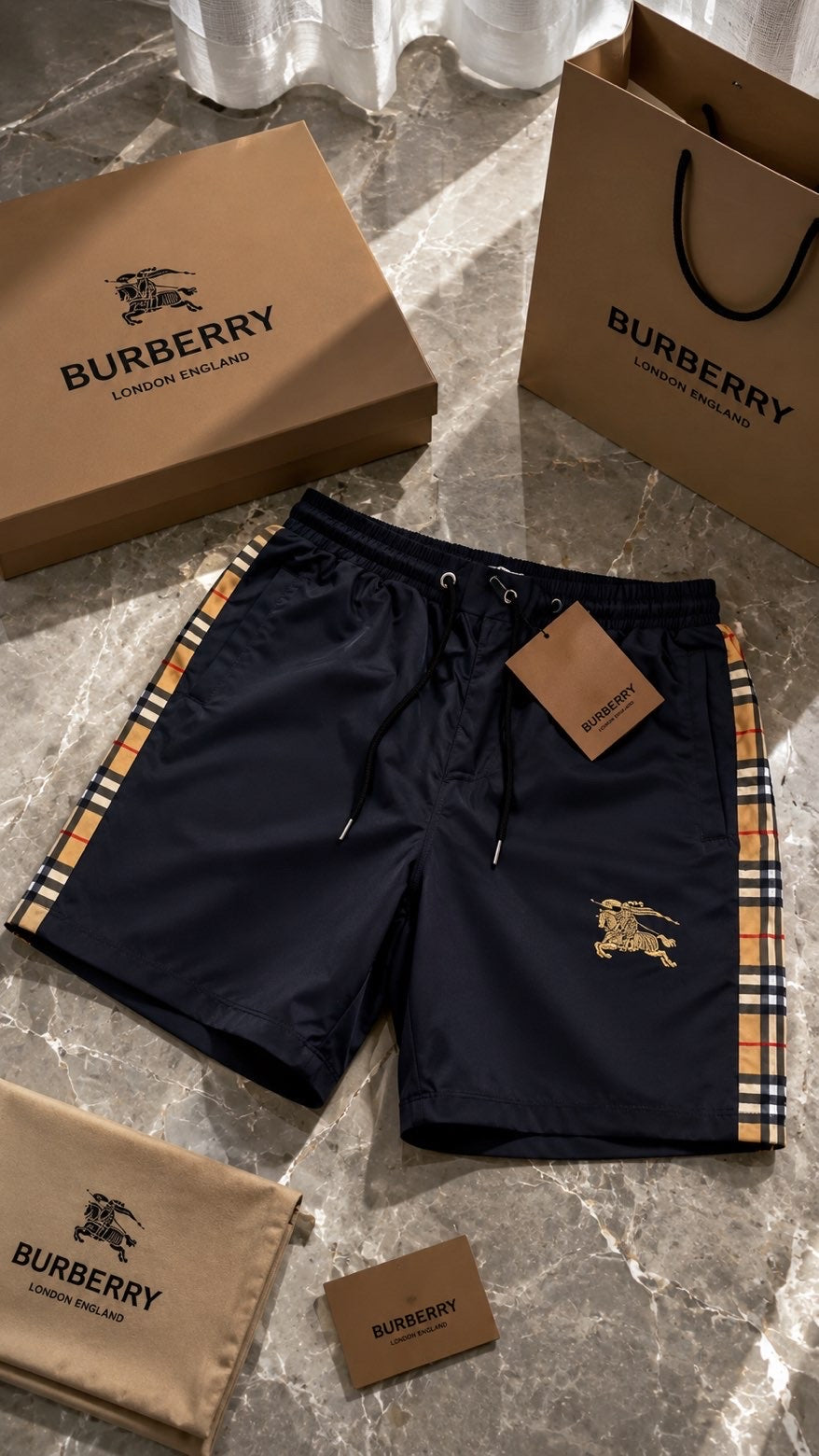 Short burberry noir
